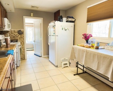 Here's a fantastic opportunity for an owner-occupied investment - photo 18