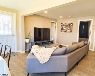 Here's a fantastic opportunity for an owner-occupied investment - photo 22