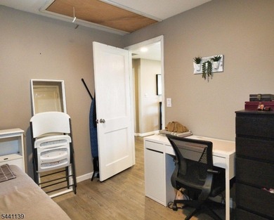 Here's a fantastic opportunity for an owner-occupied investment - photo 23
