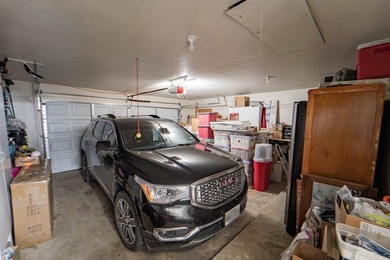 A well maintained 3 bedroom, 2 bath home located in the coveted - photo 25
