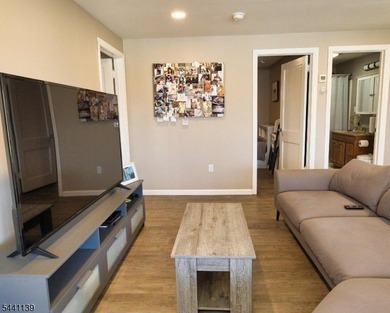 Here's a fantastic opportunity for an owner-occupied investment - photo 26