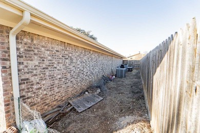 A well maintained 3 bedroom, 2 bath home located in the coveted - photo 26