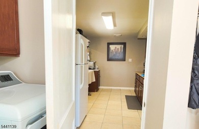 Here's a fantastic opportunity for an owner-occupied investment - photo 29