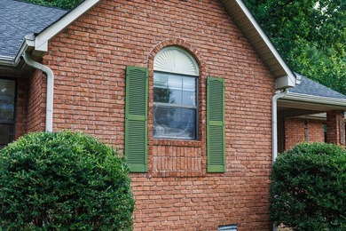 Welcome to 1562 Edgefield Court, a beautifully maintained - photo 32