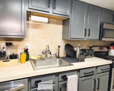 Here's a fantastic opportunity for an owner-occupied investment - photo 34