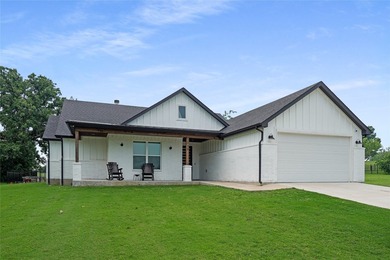 Discover refined country living in this stunning modern - photo 1