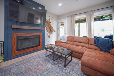 Discover refined country living in this stunning modern - photo 5