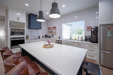 Discover refined country living in this stunning modern - photo 6