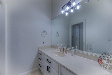 Private 10.81 M/L acre estate featuring two residences, an 80x40 - photo 34