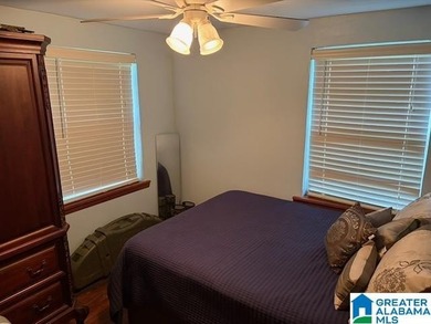 A cozy cottage with a waterfront view. Who could ask for - photo 9