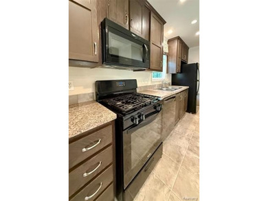 Move-in ready 3-bedroom, 2-bath manufactured home built in 2019 - photo 3