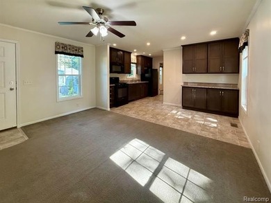 Move-in ready 3-bedroom, 2-bath manufactured home built in 2019 - photo 8