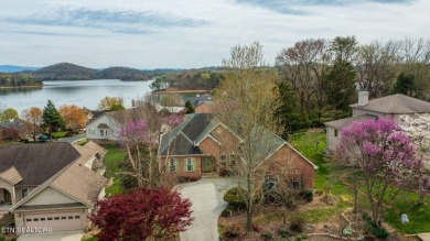 (private lake, pond, creek) Home For Sale in Loudon Tennessee
