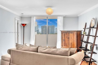 Little Maule Lake Condo For Sale in Aventura Florida