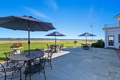 A rare and extraordinary offering, this iconic beachfront estate - photo 12