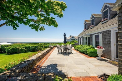 A rare and extraordinary offering, this iconic beachfront estate - photo 19
