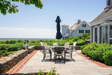 A rare and extraordinary offering, this iconic beachfront estate - photo 20