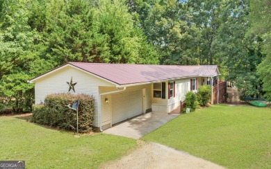 Lake Home For Sale in Hartwell, Georgia