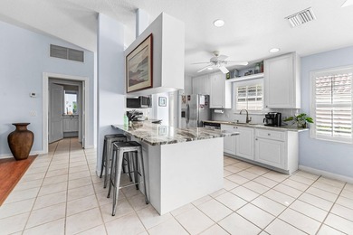 Immaculate two-bedroom, two-bath updated villa with a two-car - photo 7