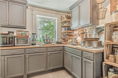 Must Be Seen to Be Believed! Some properties simply can't be - photo 11
