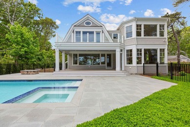 Mayflower Point, Orleans. This extraordinary waterfront estate - photo 13