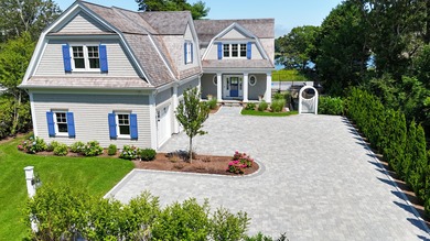 Mayflower Point, Orleans. This extraordinary waterfront estate - photo 25