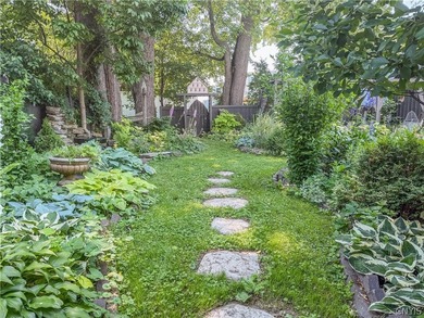 Must Be Seen to Be Believed! Some properties simply can't be - photo 35
