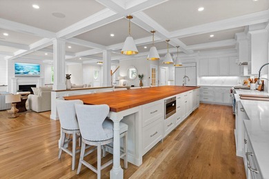 Mayflower Point, Orleans. This extraordinary waterfront estate - photo 39