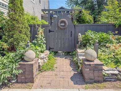 Must Be Seen to Be Believed! Some properties simply can't be - photo 43
