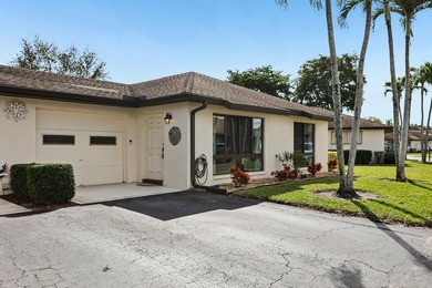 (private lake, pond, coastal) Home For Sale in Boynton Beach Florida