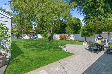 Welcome to this beautifully updated sprawling ranch in the - photo 29