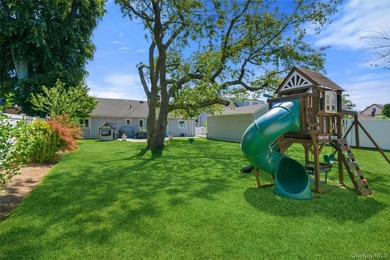 Welcome to this beautifully updated sprawling ranch in the - photo 34