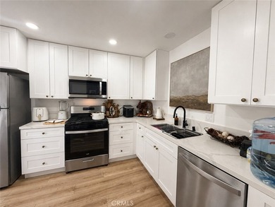 Welcome to this charming and fully upgraded single-family home - photo 3