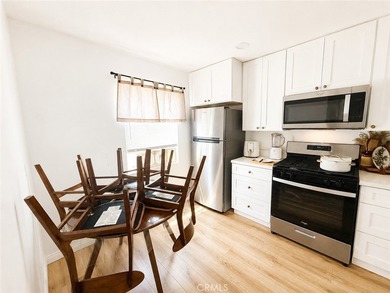 Welcome to this charming and fully upgraded single-family home - photo 4