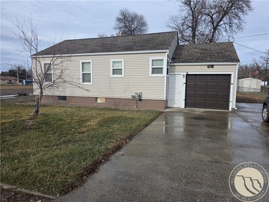 Yellowstone River Home For Sale in Forsyth Montana