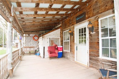 Victorian Canalfront Potential: 12621 Presbyterian Road Nestled - photo 15