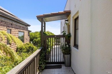 Must See! Rare trophy property with solid cap rate and upside - photo 24