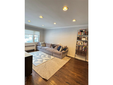 Private entrance beautiful garden apartment on first floor with - photo 6