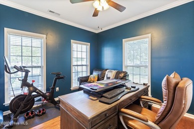 Welcome to this beautifully maintained home, perfectly situated - photo 13
