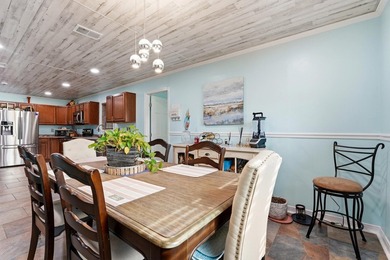 Welcome to the private community of Island Green, located in the - photo 14