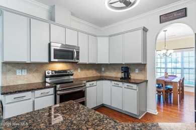 Welcome to this beautifully maintained home, perfectly situated - photo 26