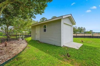 Welcome to the private community of Island Green, located in the - photo 33