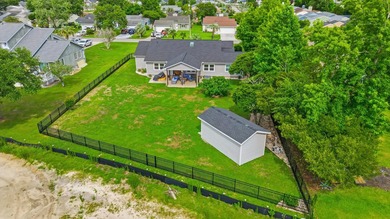 Welcome to the private community of Island Green, located in the - photo 37