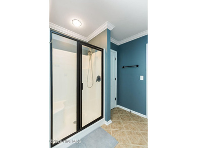 Welcome to this beautifully maintained home, perfectly situated - photo 46