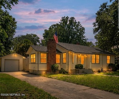 Adorable 3 bedroom Cottage Style Home with Detached Garage in - photo 2