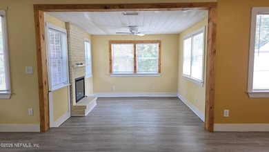 Adorable 3 bedroom Cottage Style Home with Detached Garage in - photo 9