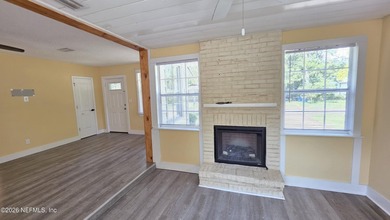 Adorable 3 bedroom Cottage Style Home with Detached Garage in - photo 10