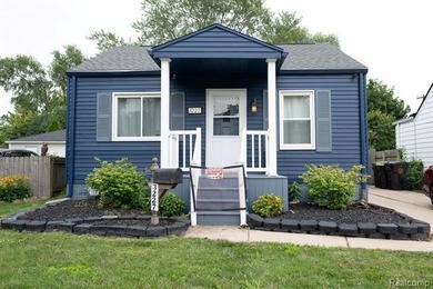 Welcome home to this beautifully maintained 3-bedroom - photo 1