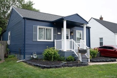 Welcome home to this beautifully maintained 3-bedroom - photo 2
