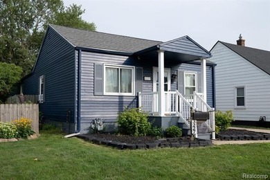 Welcome home to this beautifully maintained 3-bedroom - photo 7